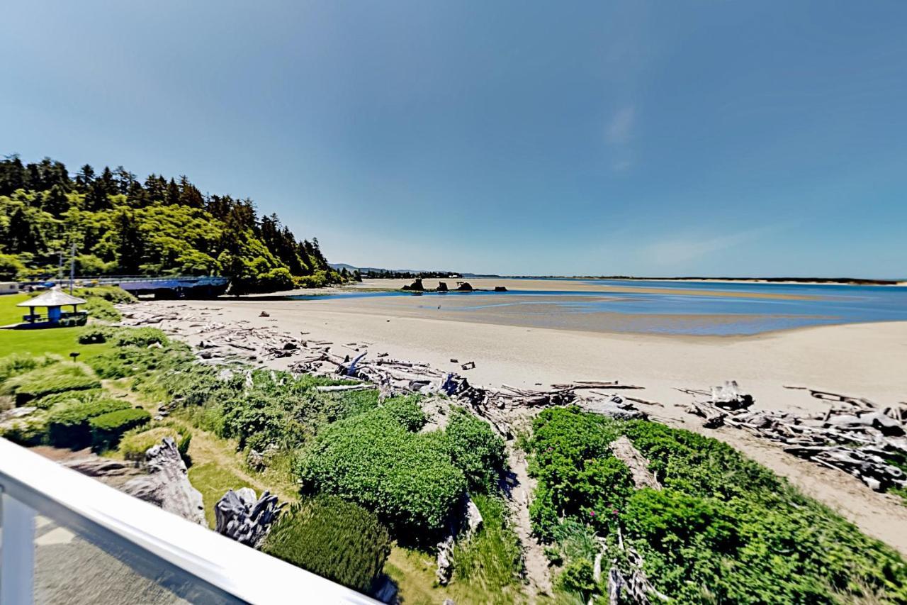 New Listing! Bay-View Beauty With Private Balcony Condo Lincoln Exterior foto