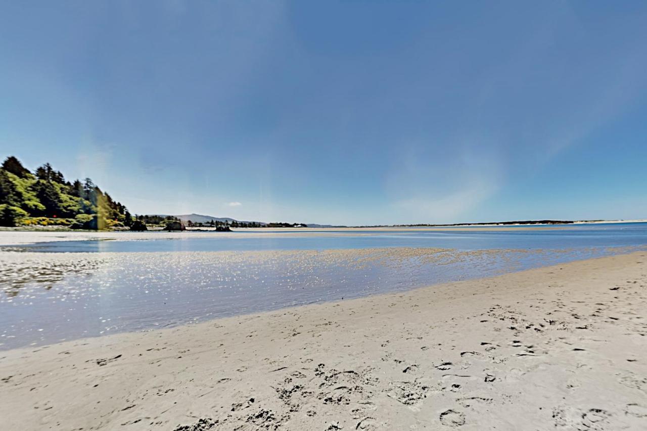 New Listing! Bay-View Beauty With Private Balcony Condo Lincoln Exterior foto