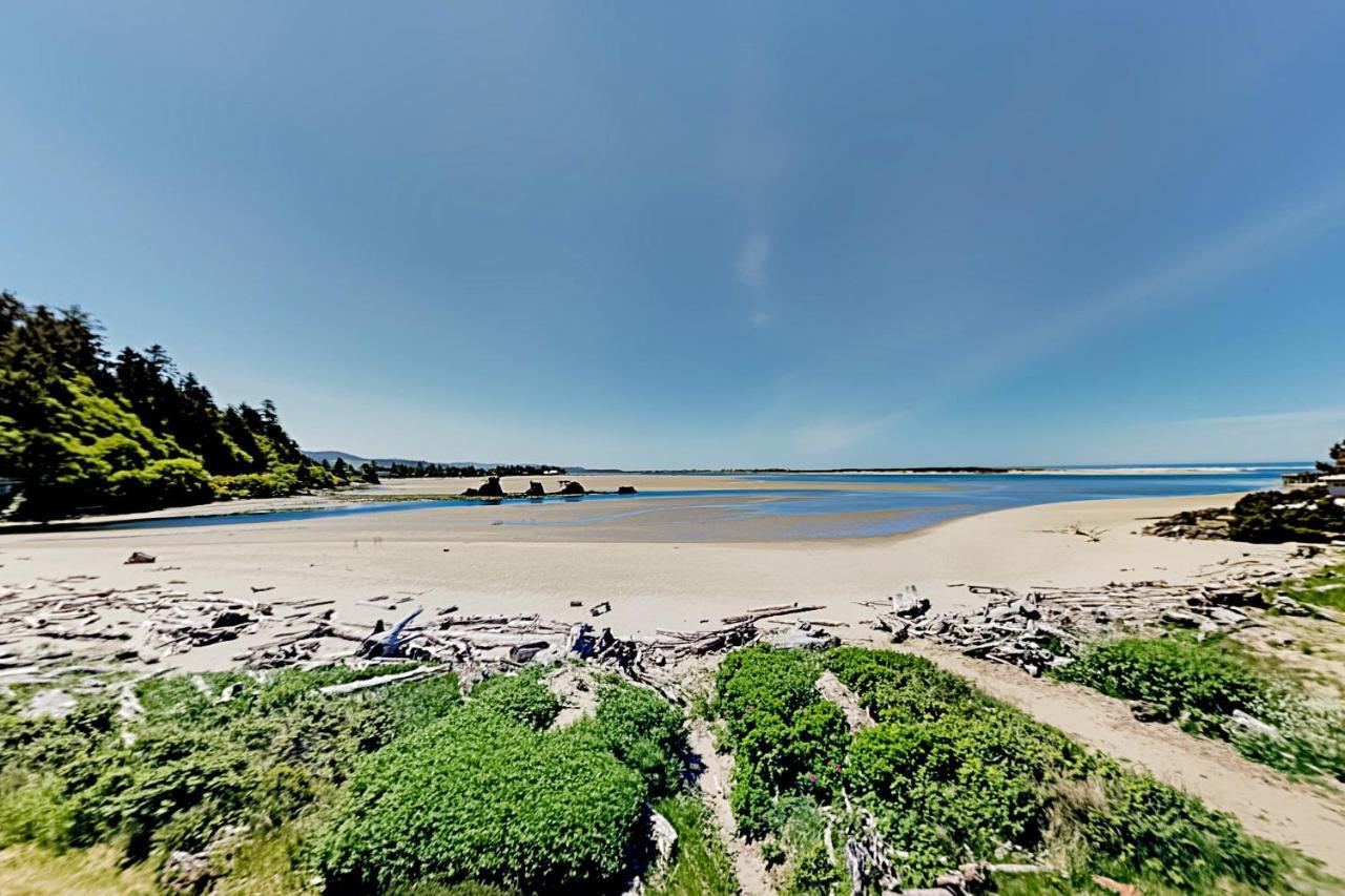 New Listing! Bay-View Beauty With Private Balcony Condo Lincoln Exterior foto