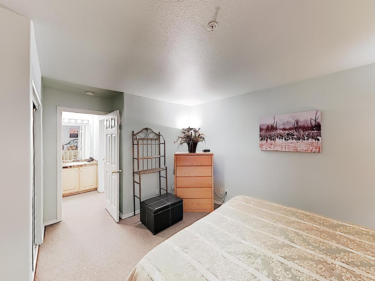 New Listing! Bay-View Beauty With Private Balcony Condo Lincoln Exterior foto